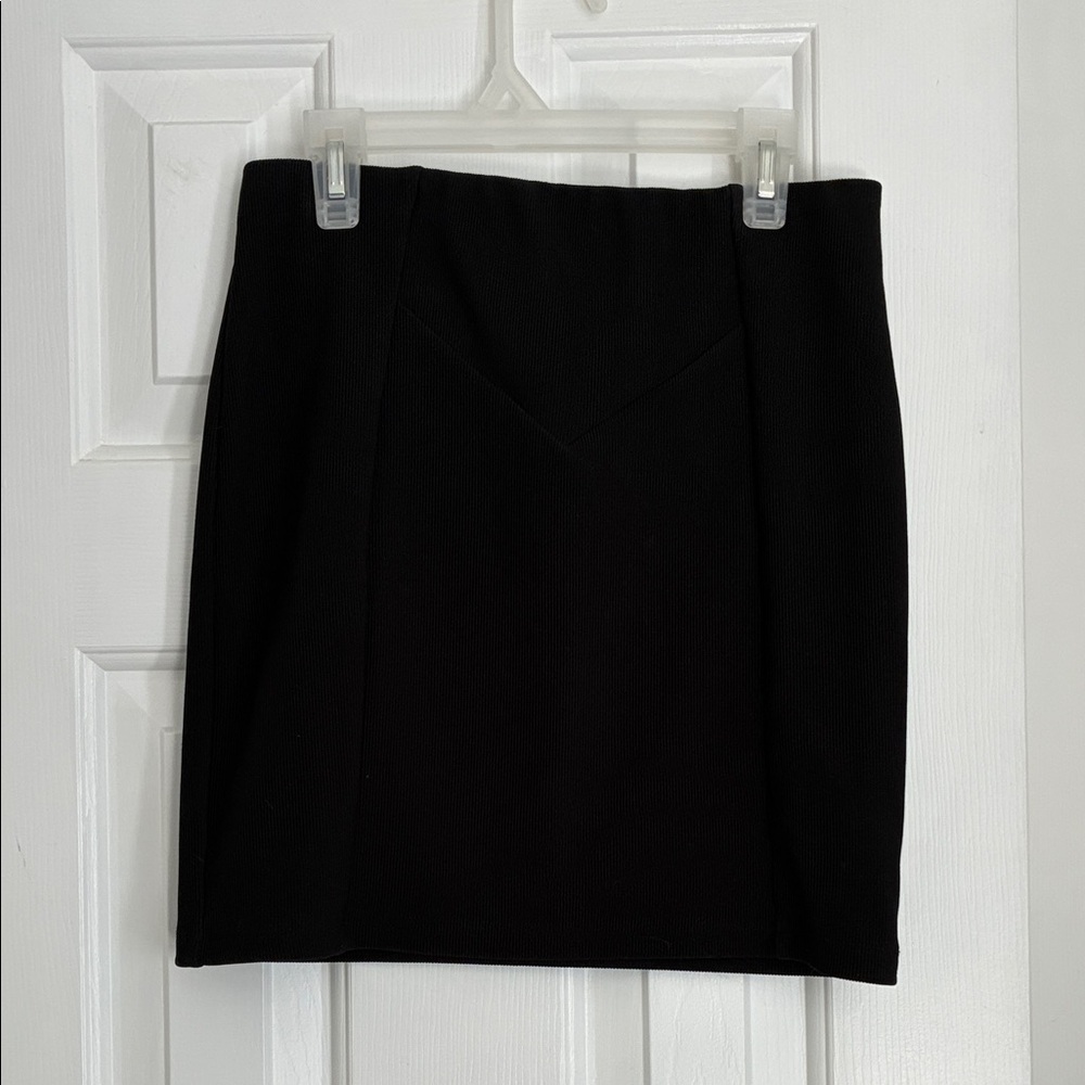 Forever 21 Sleek Black Mini Skirt